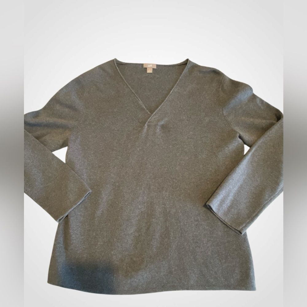 J. Jill V- Neck grey lightweight sweater 3/4 sleeve NWOT size L. - Picture 3 of 12